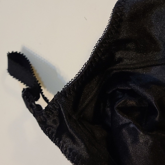 Bali Bra Black Lace Accents Satiny Soft No Padding/Underwire Size 36C. EUC - Picture 3 of 8
